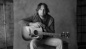 Image of Hayes Carll w/ Calder Allen