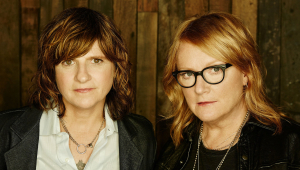 Image of Indigo Girls w/ Linda Perry